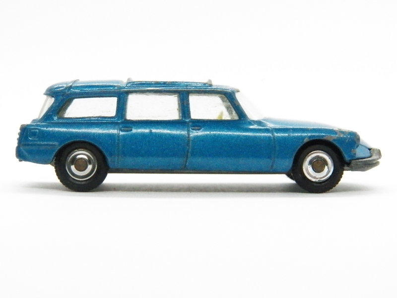 Illustration for article titled Corgi / Husky 1:64 Citroen SafariĀ